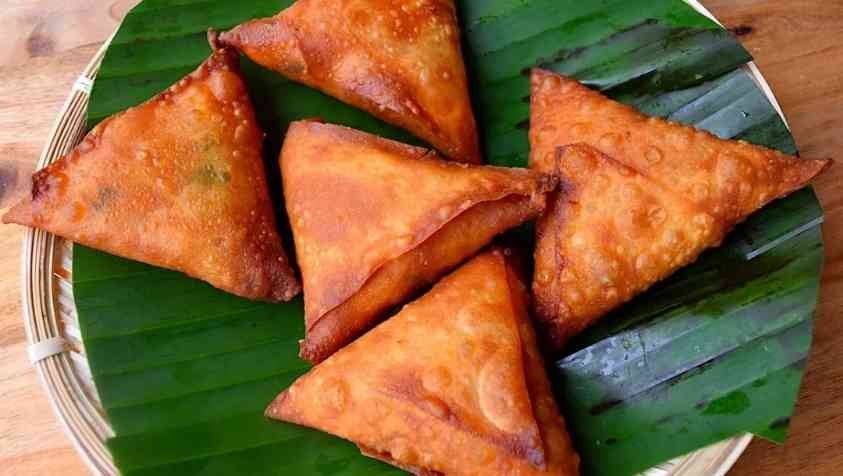 Samosa Seivathu Eppadi in Tamil: மொறு மொறு சமோசா இப்படி செஞ்சி பாருங்க...!!