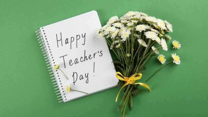 Teachers Day 2022 Gift Ideas: ஆசிரியர் தினத்தில் உங்க ஆசிரியருக்கு என்ன கிஃப்ட் பண்ண போறீங்க..