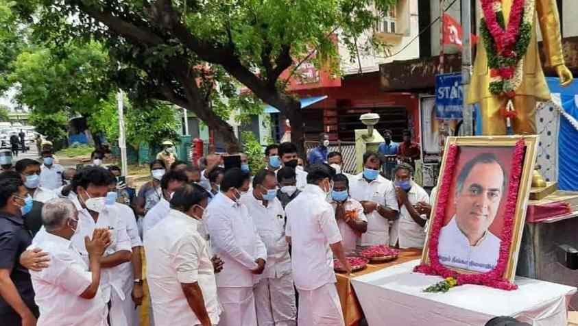 ராஜீவ்காந்தி உருவ படத்திற்கு முதலமைச்சர் மு.க.ஸ்டாலின் மரியாதை  