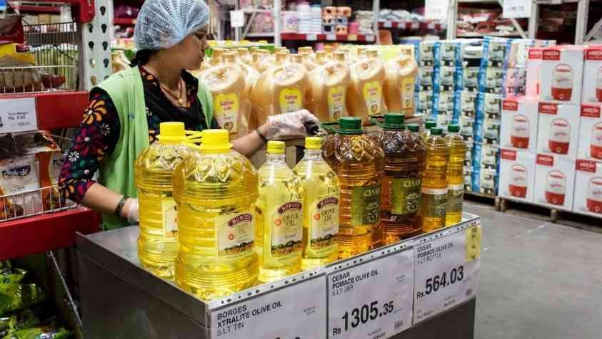 Cooking oil price : சமையல் எண்ணெய் விலை குறைவு..? மத்திய அரசு அதிரடி...!