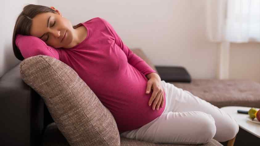 கர்ப்பக்காலத்தில் நிம்மதியான தூக்கத்திற்கு இத பண்ணுங்க.. | How to Sleep During Pregnancy in Tamil